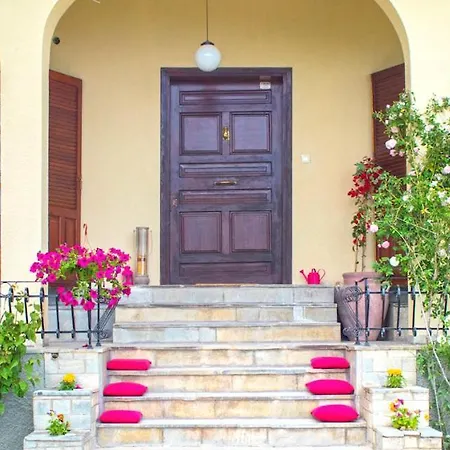 Willow Sea View Villa, Κρυοπηγή