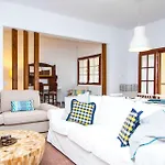 Willow Sea View Villa, فيلة كريوبيجي