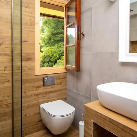 فيلة Willow Sea View Villa, كريوبيجي