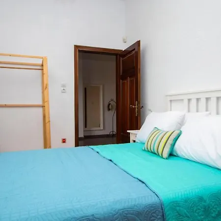 Willow Sea View Villa, 빌라 크리오피지