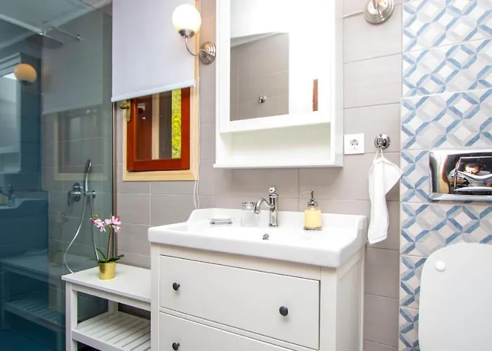 Willow Sea View Villa, *